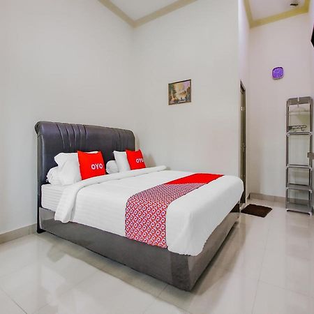 Oyo 90063 Silver Homestay Syariah Perabumulih Екстер'єр фото
