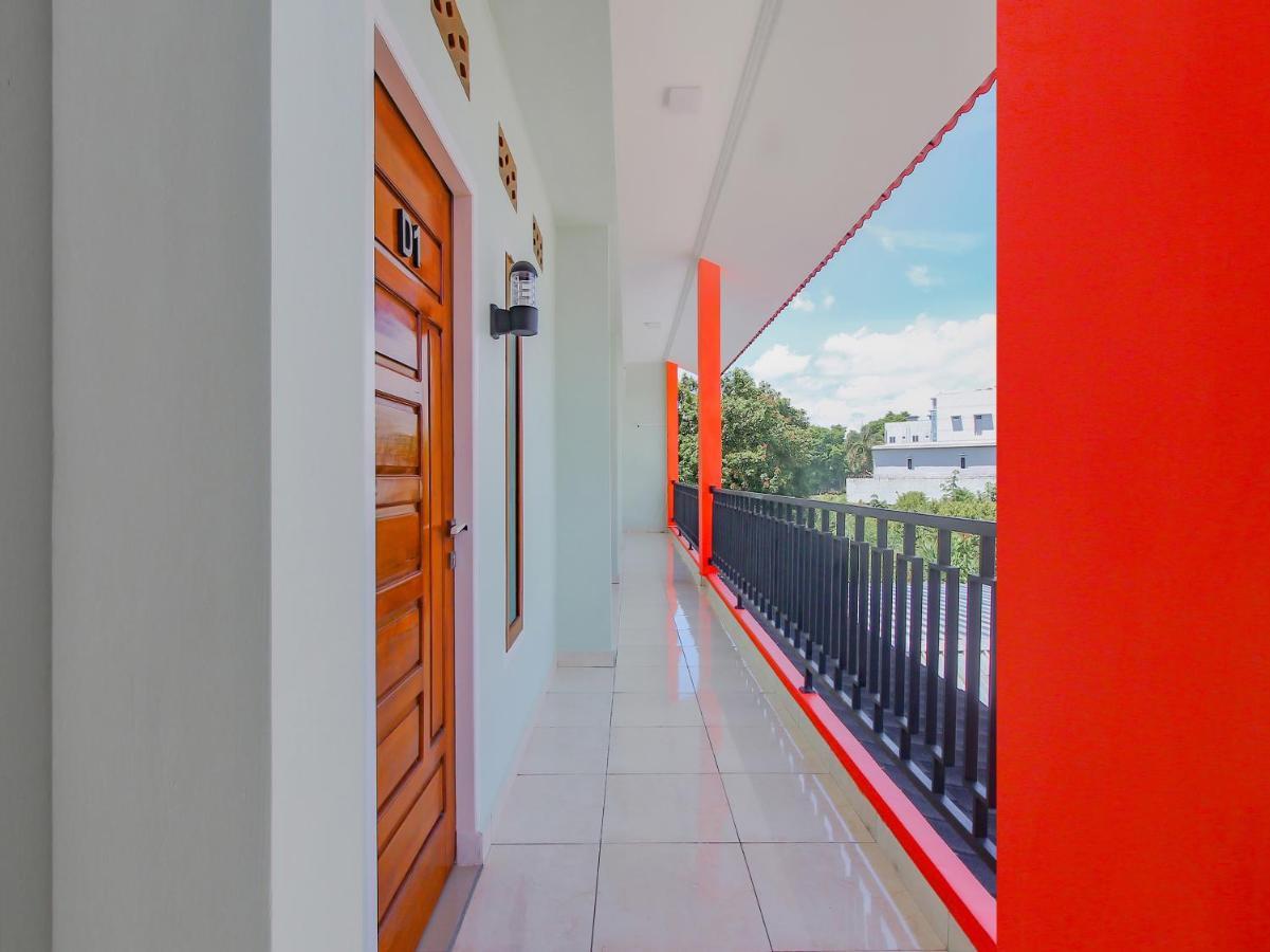 Oyo 90063 Silver Homestay Syariah Perabumulih Екстер'єр фото