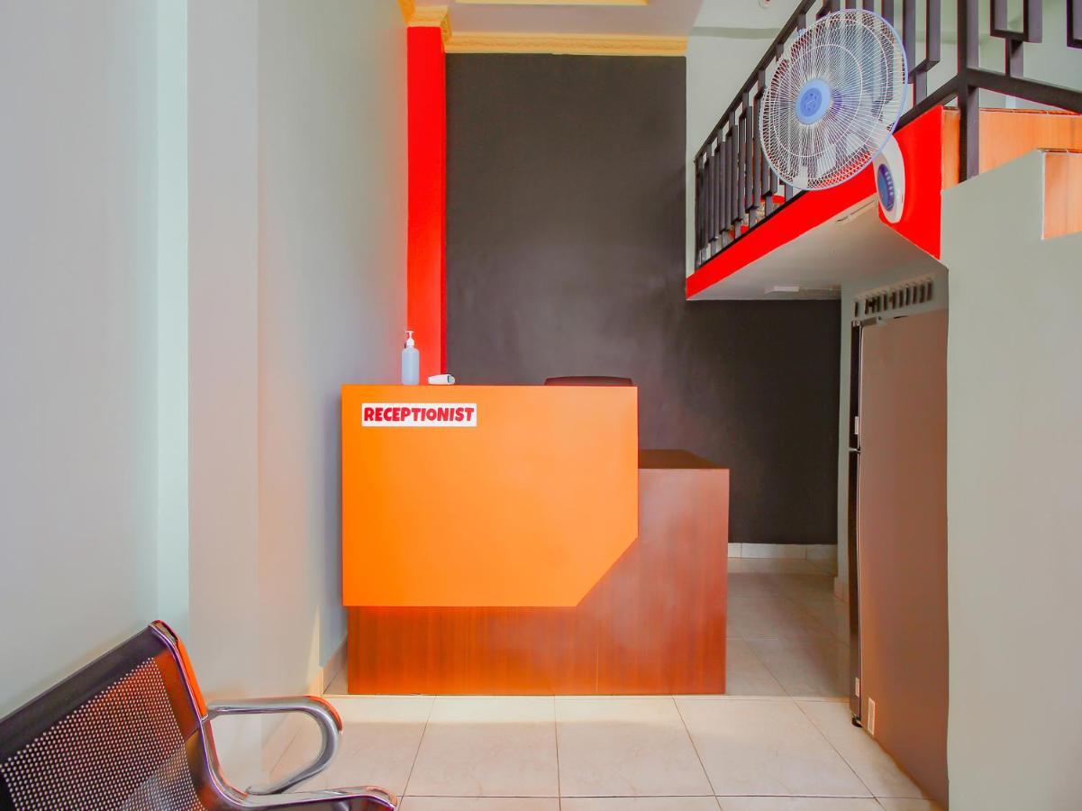 Oyo 90063 Silver Homestay Syariah Perabumulih Екстер'єр фото