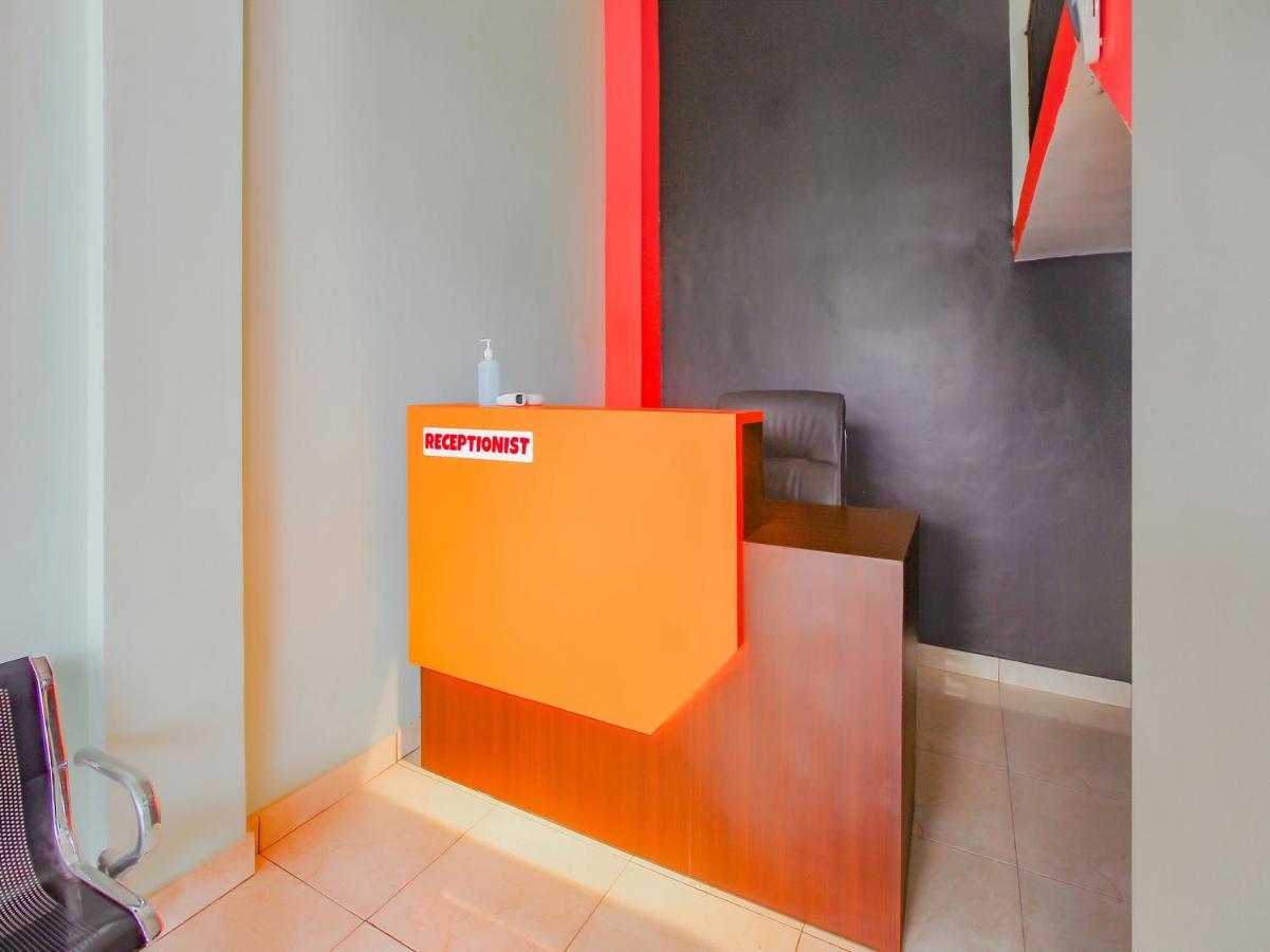 Oyo 90063 Silver Homestay Syariah Perabumulih Екстер'єр фото