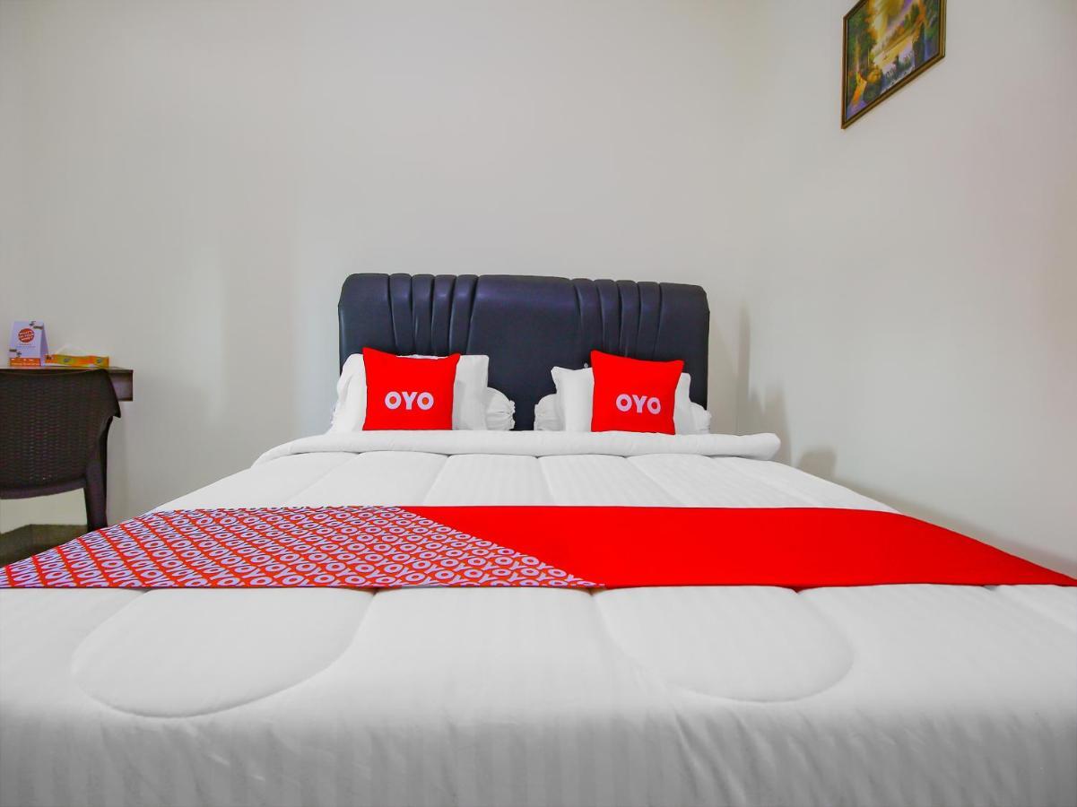 Oyo 90063 Silver Homestay Syariah Perabumulih Екстер'єр фото