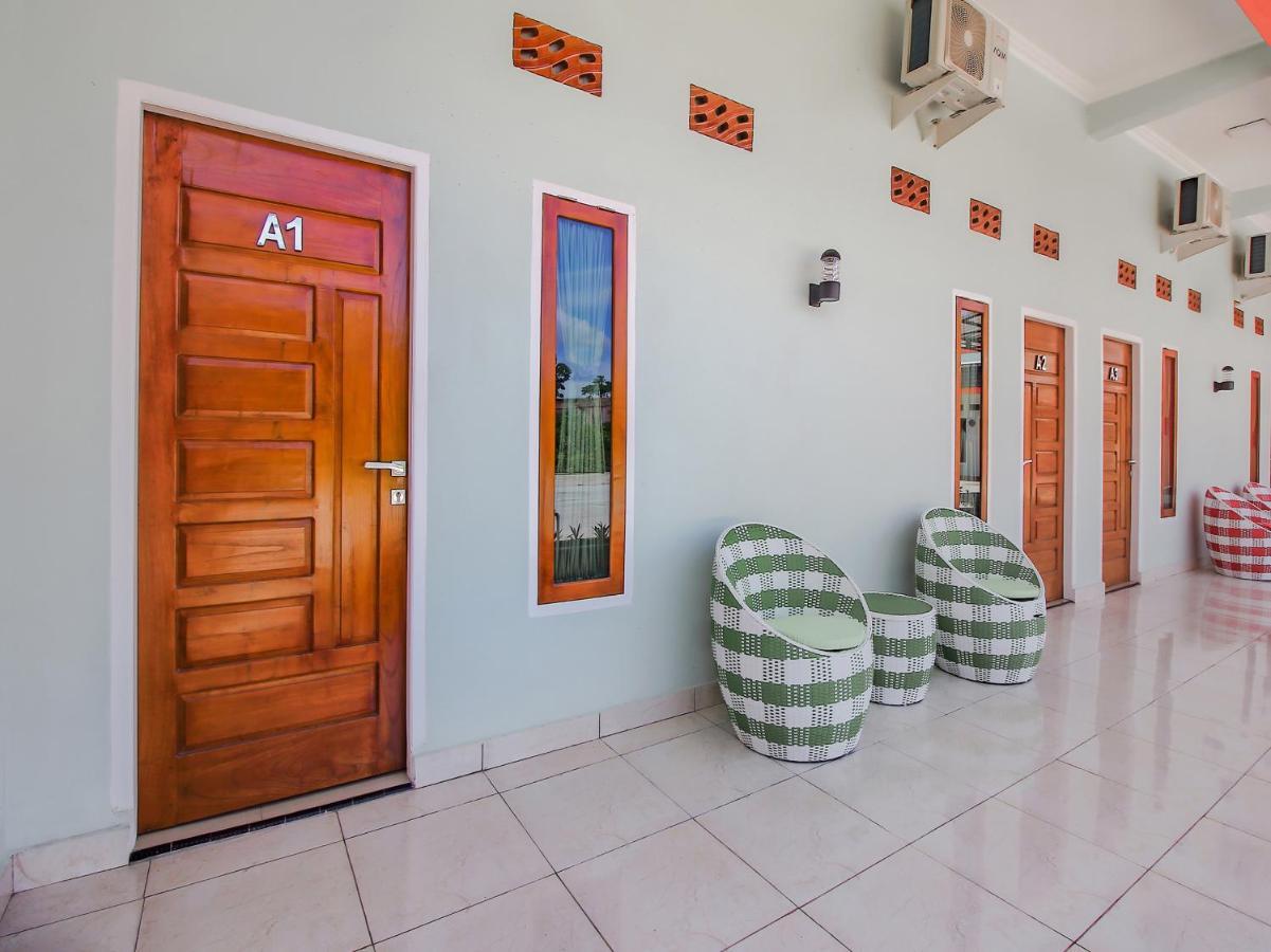 Oyo 90063 Silver Homestay Syariah Perabumulih Екстер'єр фото