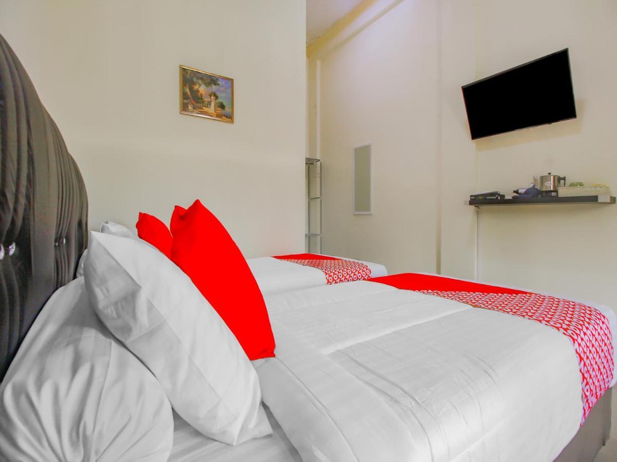Oyo 90063 Silver Homestay Syariah Perabumulih Екстер'єр фото