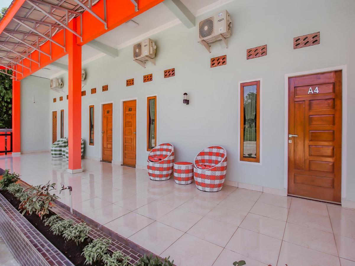Oyo 90063 Silver Homestay Syariah Perabumulih Екстер'єр фото